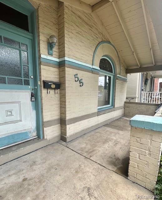 55 W Byers Place