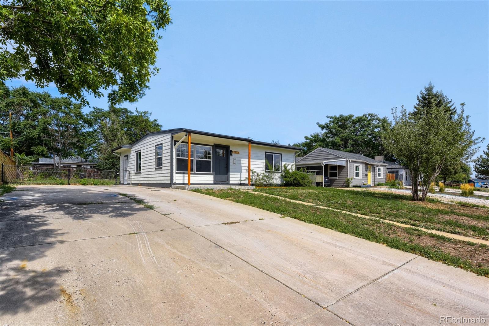 1631 W Hoye Place