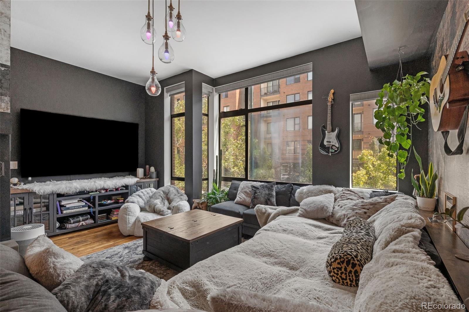 2325 Walnut Street 4