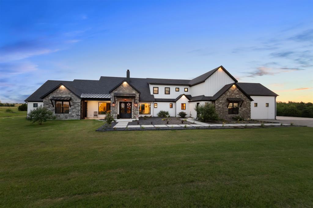 3161 E Northgate
