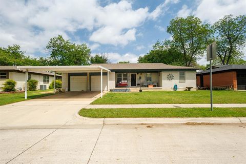 Photo of 5421 Bonnie Wayne Street, Haltom City, TX 76117 (MLS # 21236695)