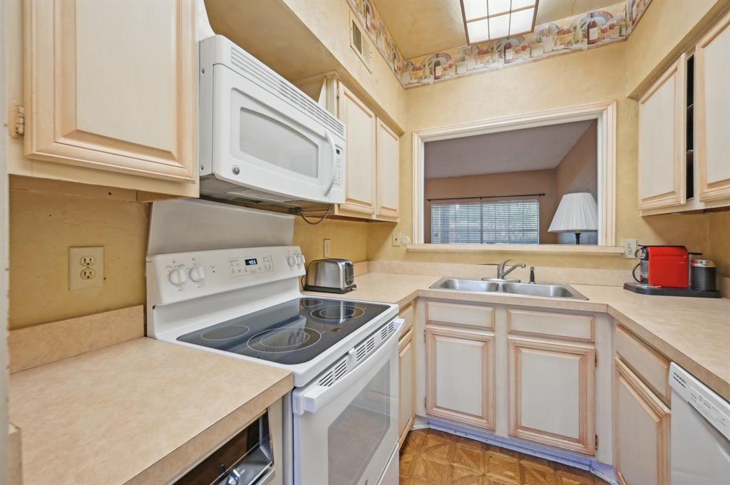 Richland Park Apt-Westchase Condo - Residential