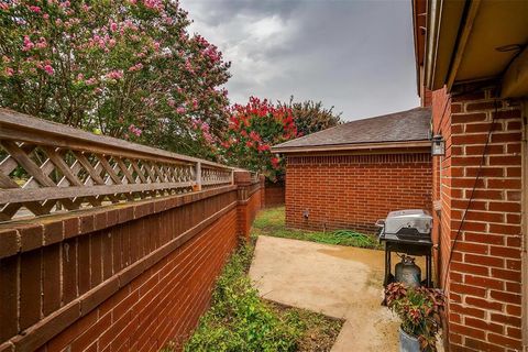 A home in Benbrook