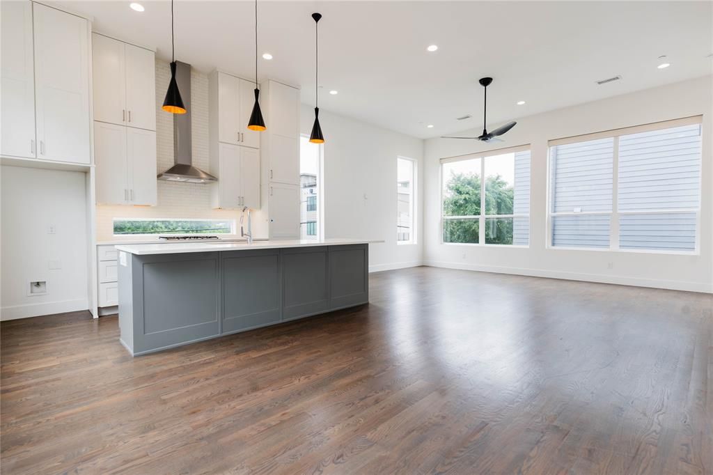 Photo of 2623 Kimsey Drive #101, Dallas, TX 75235 (MLS # 21252686)