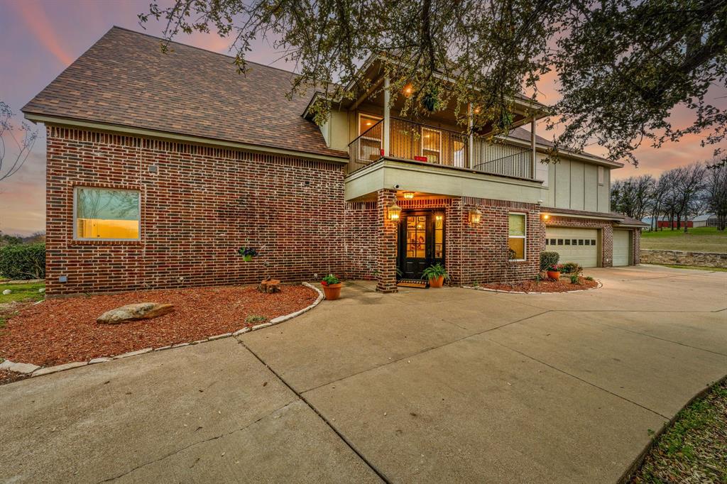 2710 Bob White Drive