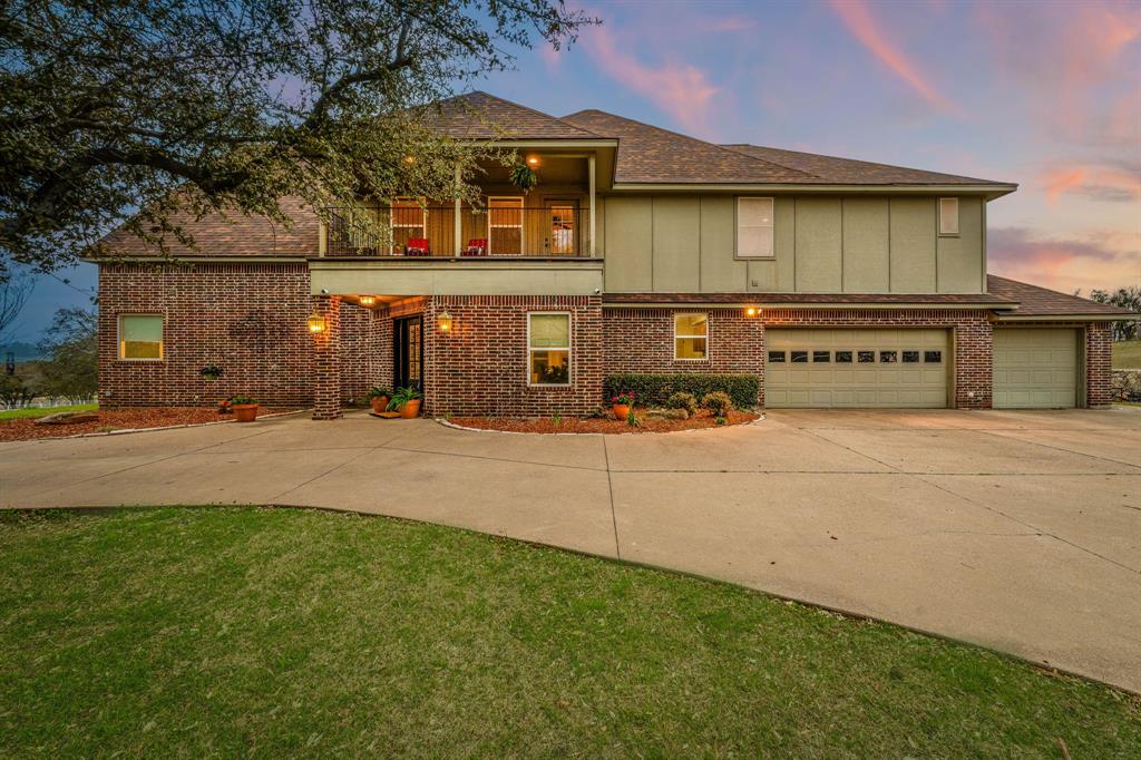 2710 Bob White Drive