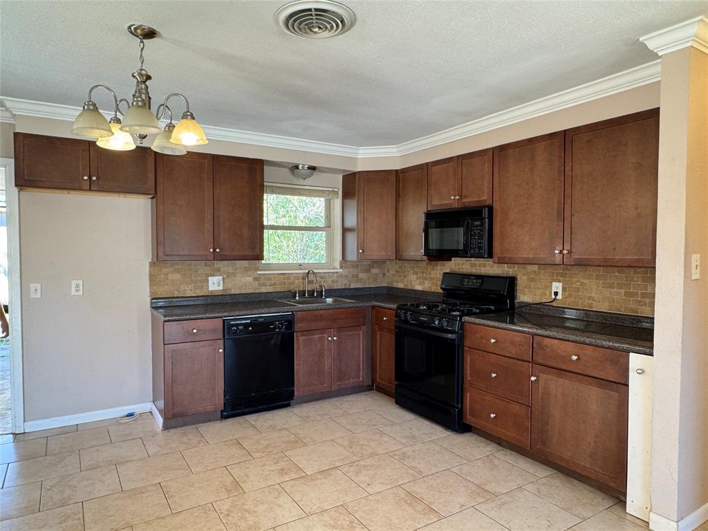 Southern Gardens Sub - Residential Lease