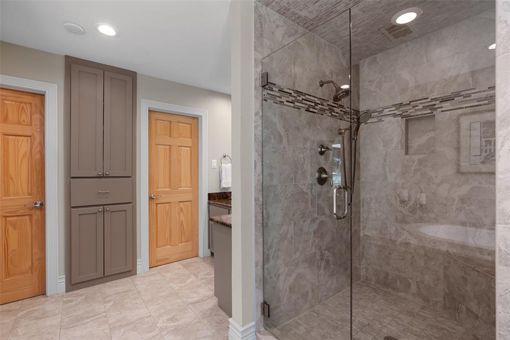 Red Sail - Residential