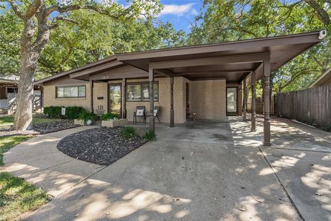 1412 N Rolling Hills Dr Graham TX 76450