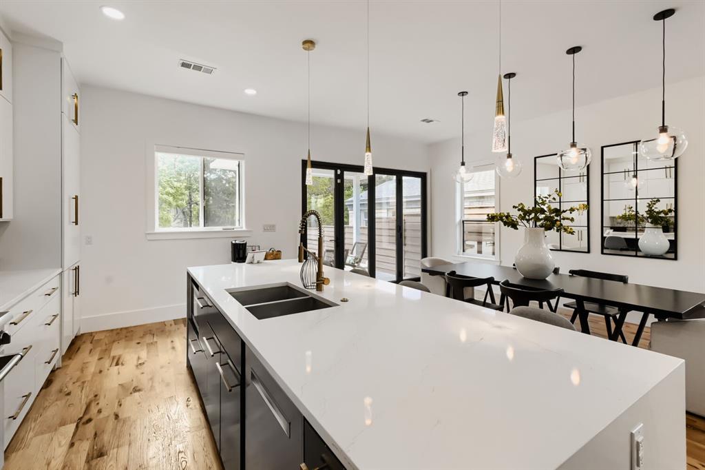 Ravinia Heights - Residential