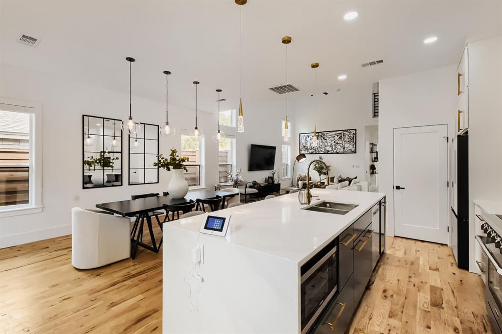 Ravinia Heights - Residential