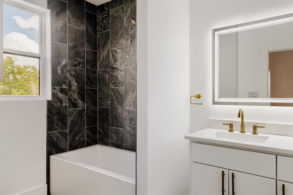 Ravinia Heights - Residential
