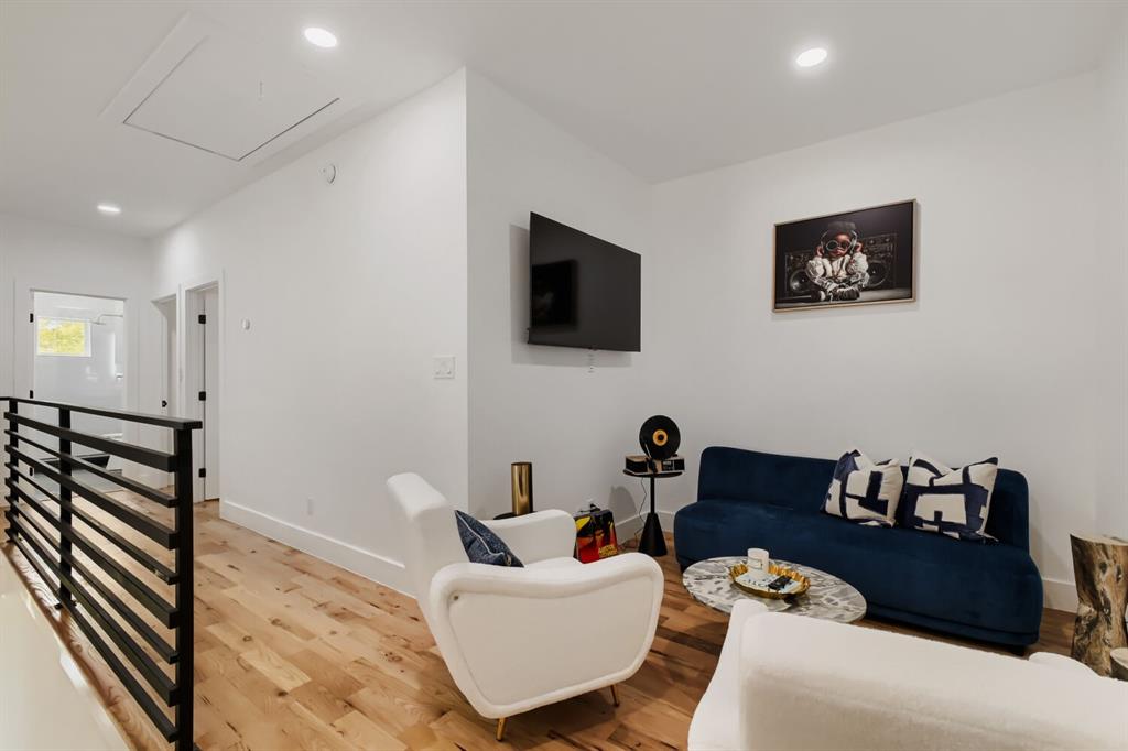 Ravinia Heights - Residential