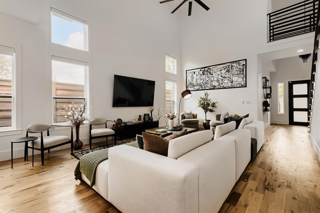Ravinia Heights - Residential