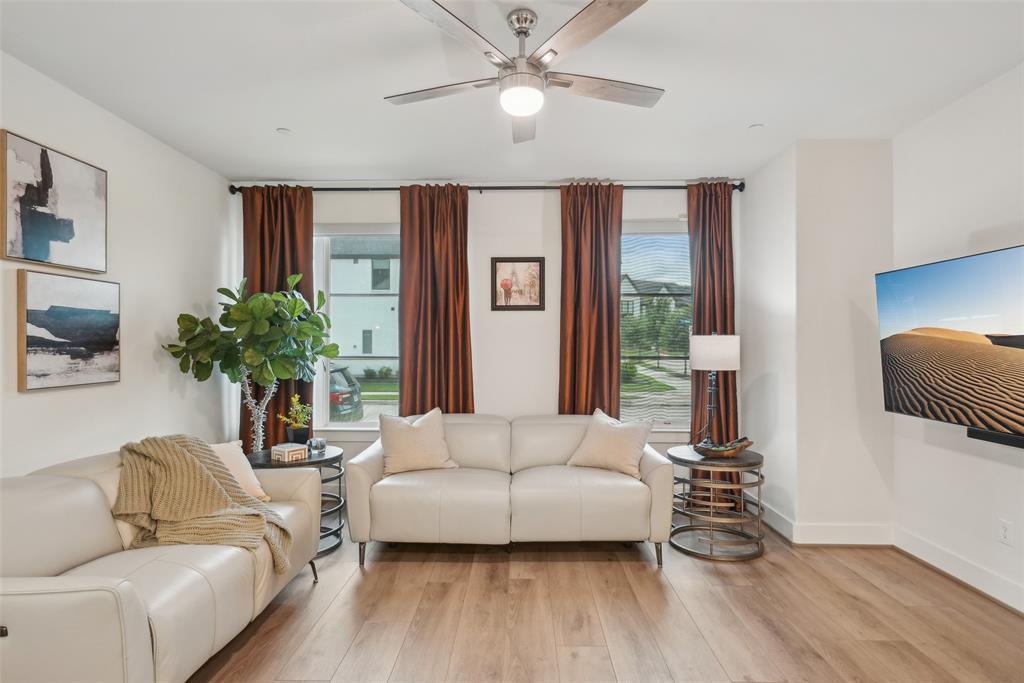 7717 Reis Lane