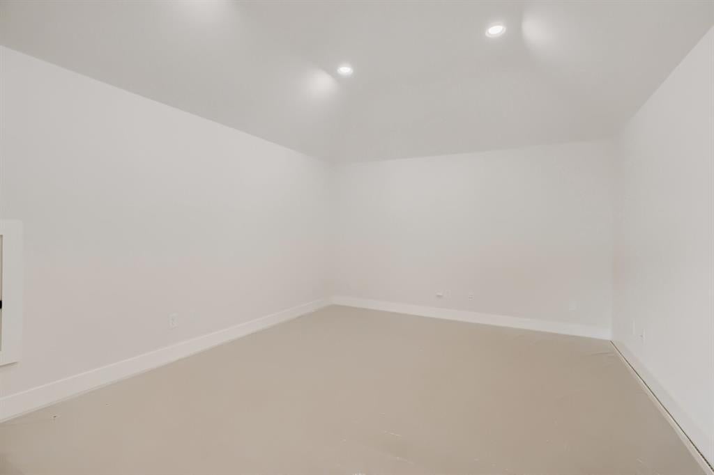 950 Heatherbrook Drive
