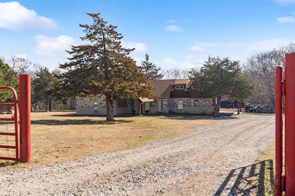 136 Oak Creek Drive