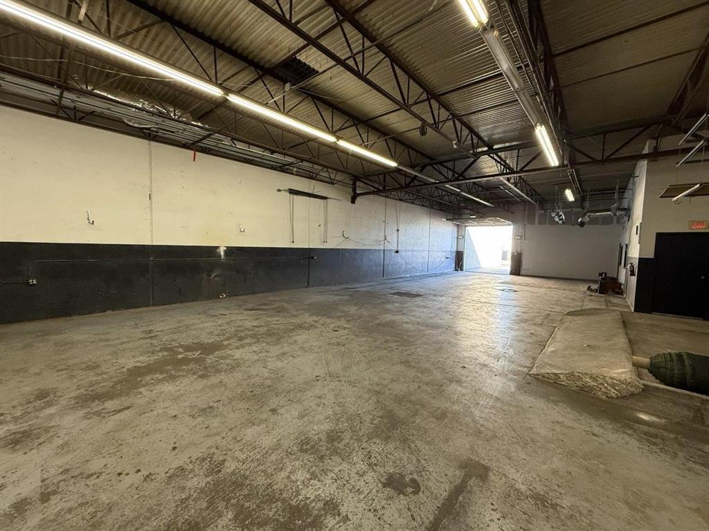 GARVON-DALLAS 3 - Commercial Lease