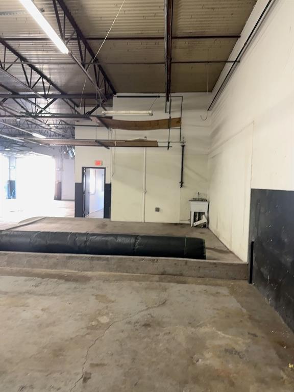 GARVON-DALLAS 3 - Commercial Lease