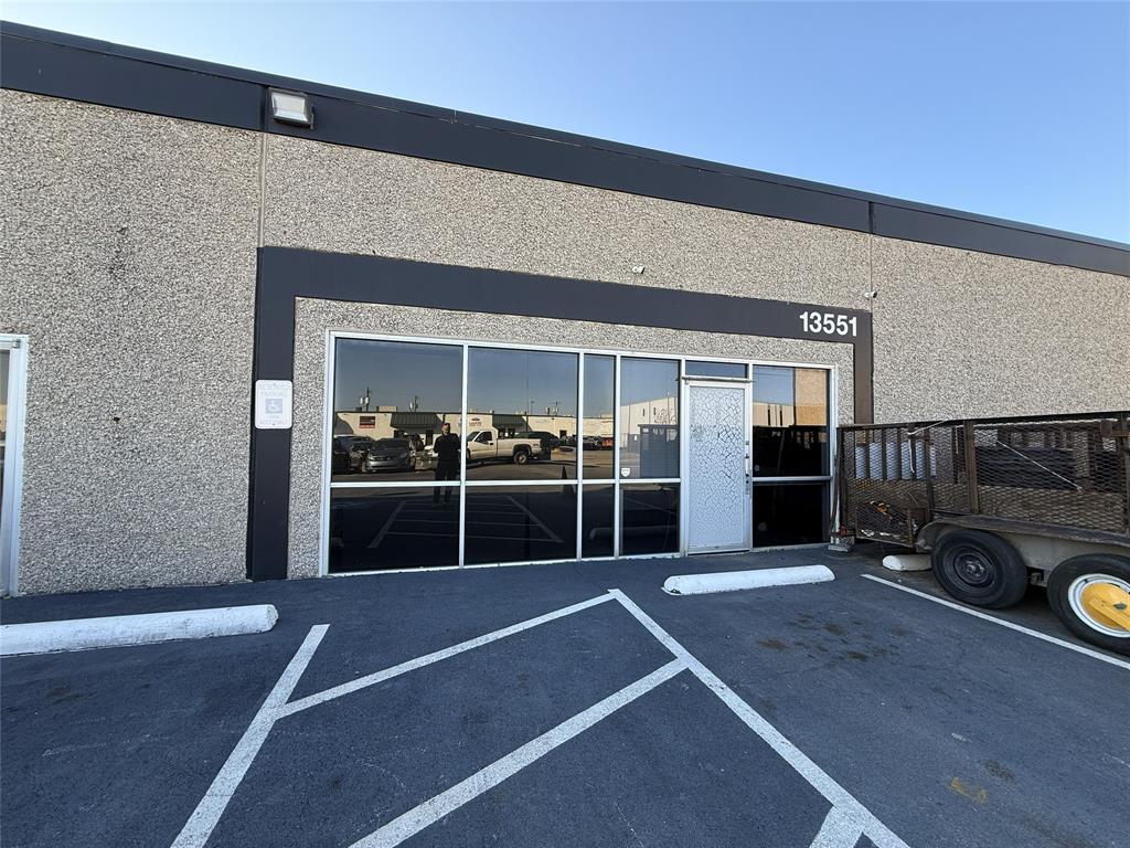 GARVON-DALLAS 3 - Commercial Lease