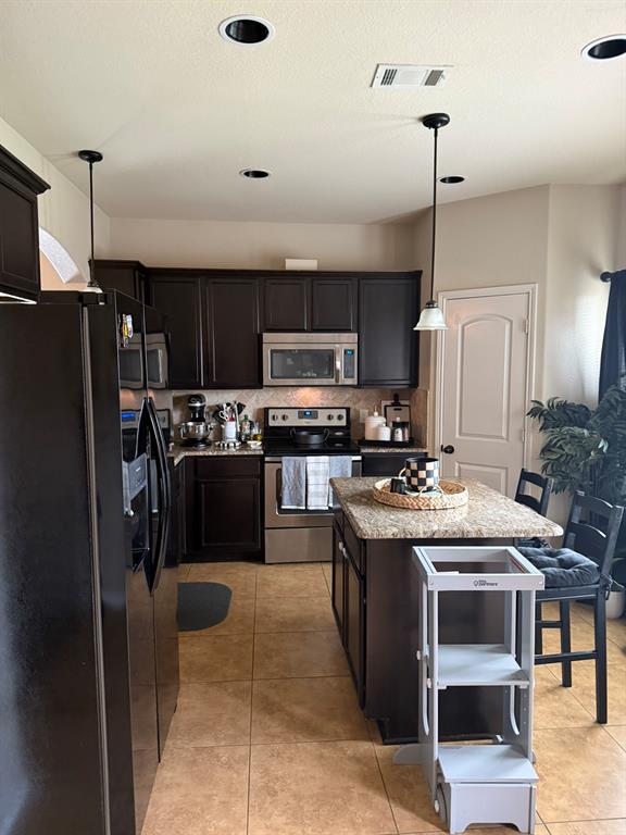 5001-5003 Sanger Circle Drive