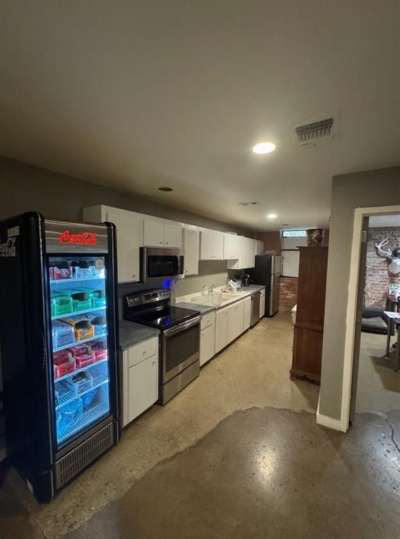 WILLIAMS & NEFF SUB. - Commercial Lease