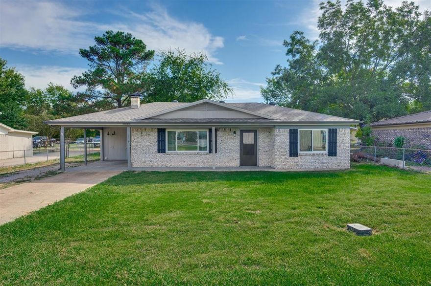 Cute little starter home in Prairiland ISD!  Conveniently located off HWY 82 just 5 minutes from Paris.  3 bedrooms, 1.5 baths, nice fenced backyard, new interior and exterior paint, new flooring in living room and bedrooms, 3 ton HVAC System in 2024, new water heater in 2022, energy efficient windows installed in 2020. Nice neighborhood to raise children or downsize for retirement.  Don't miss this one!