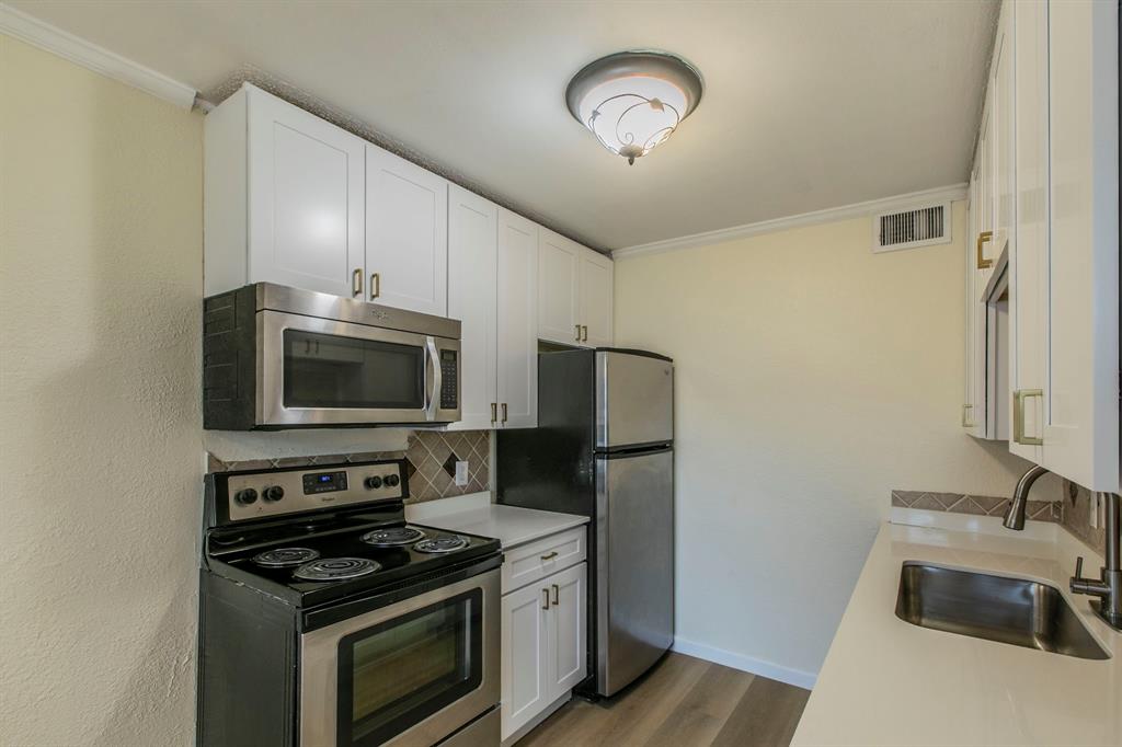1214 Baylor Avenue 205