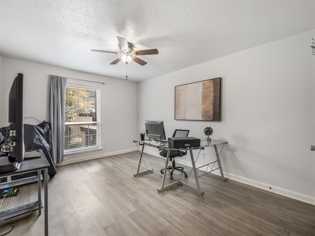 Country Condos Creek - Residential