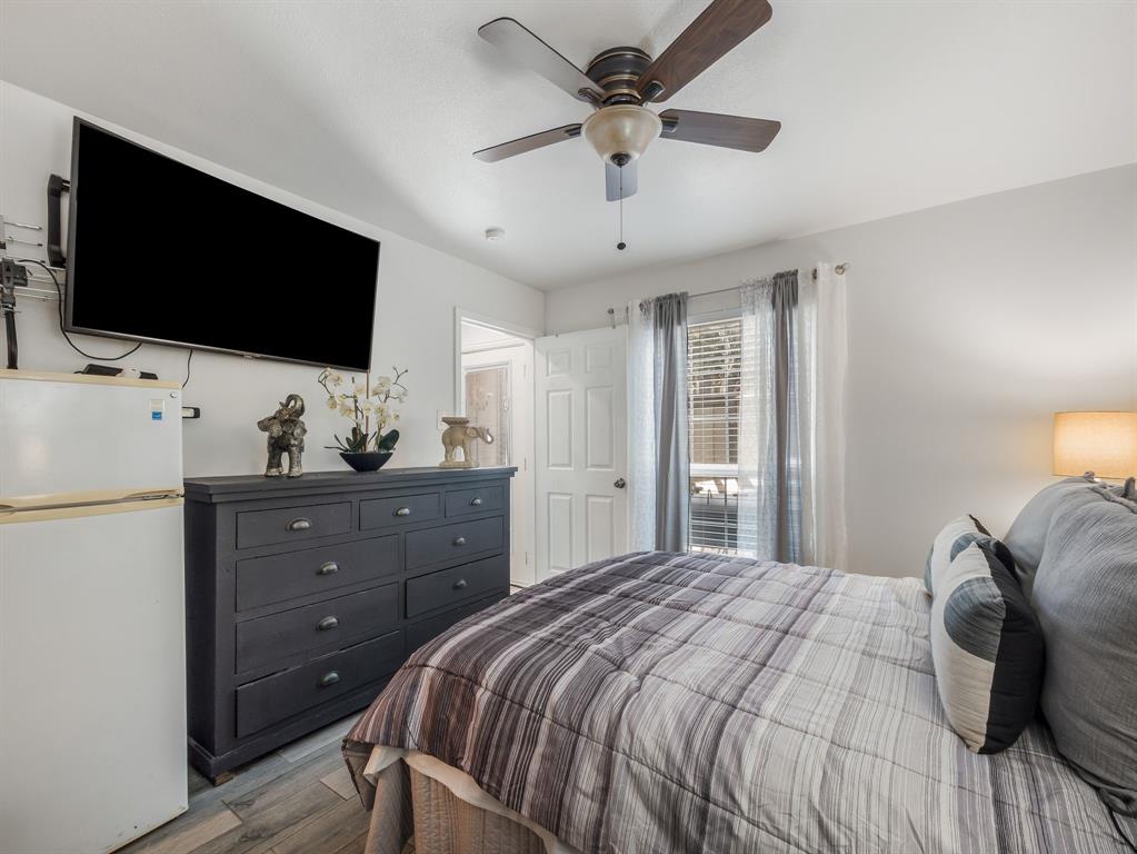 Country Condos Creek - Residential