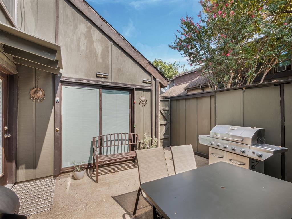 Country Condos Creek - Residential