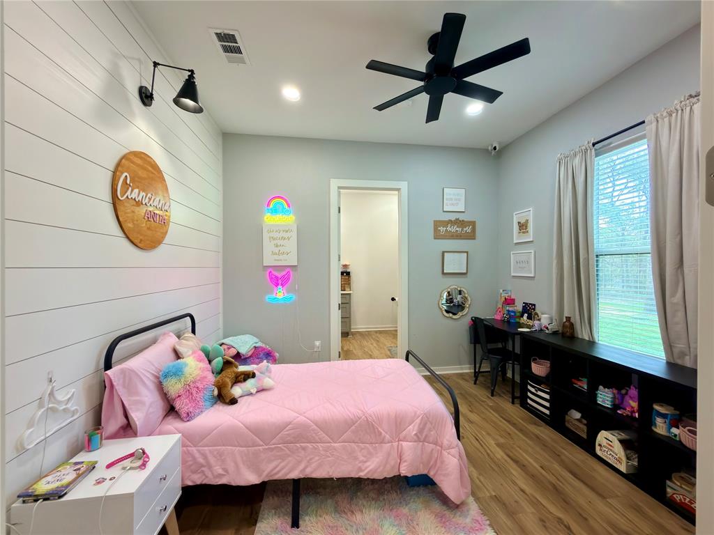 Lake Oaks - Residential