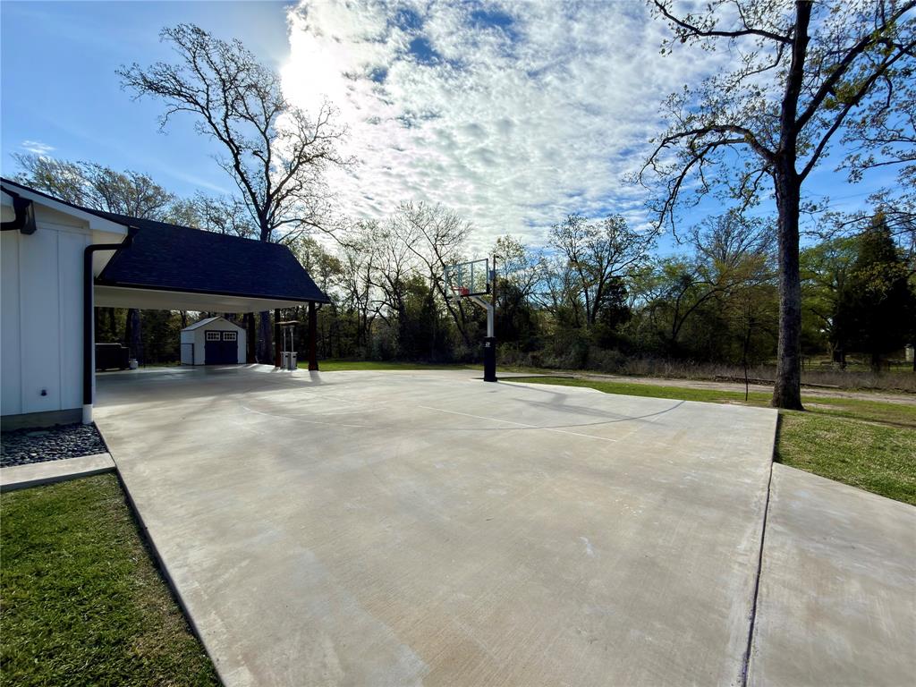Lake Oaks - Residential