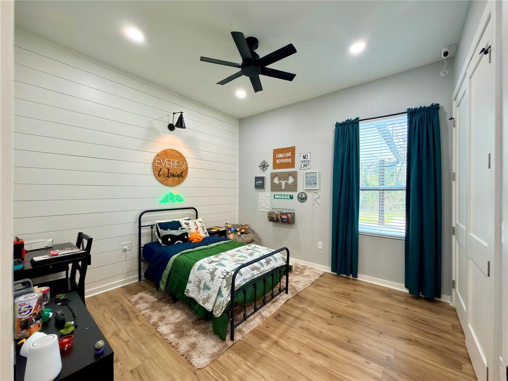 Lake Oaks - Residential