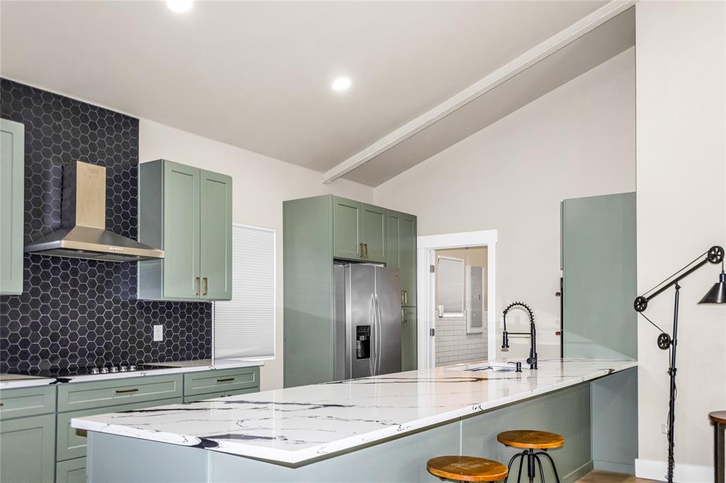 2019 N Lake Drive