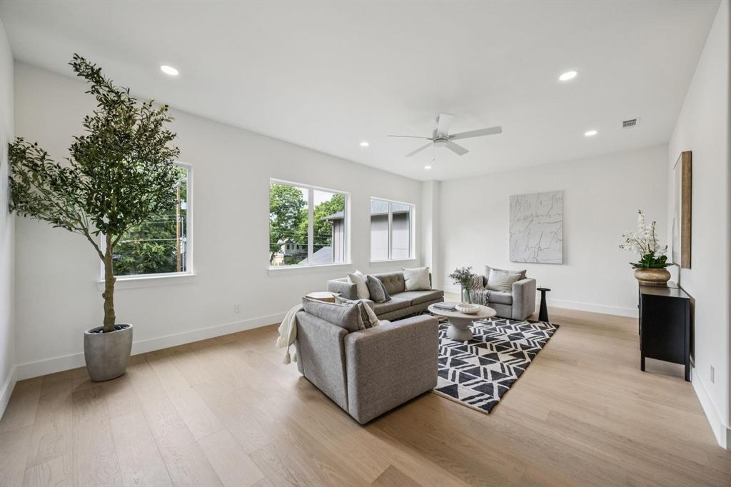 EDGEMONT PARK - Residential