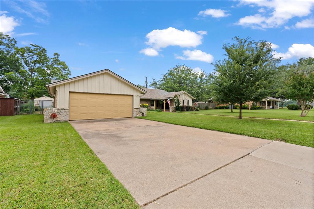 1247 Wedgewood Drive