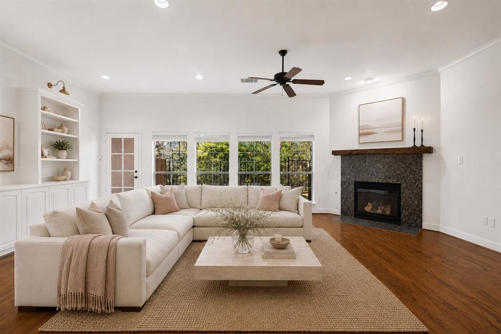 8813 Tudor Place