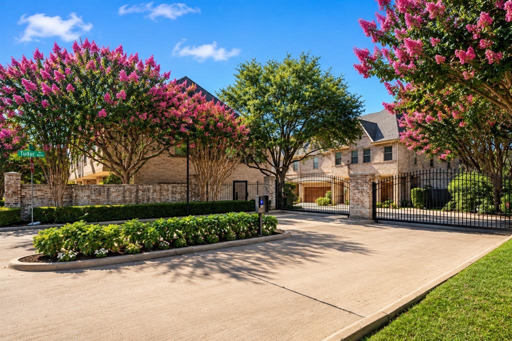 Villas At Ash Creek - Residential