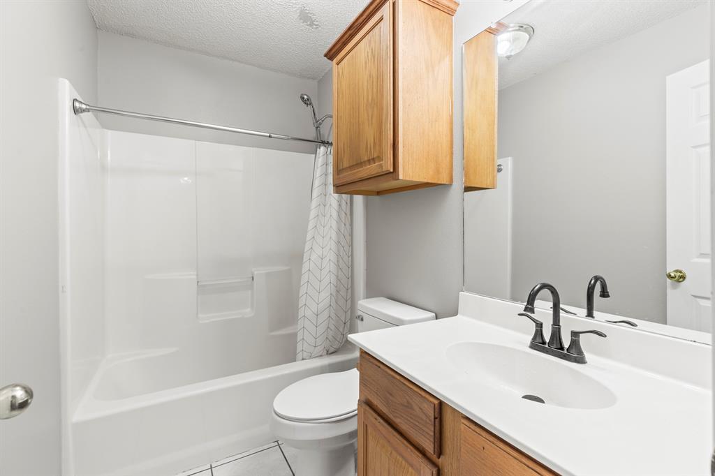 HIGHLANDS OF LINDALE - Residential