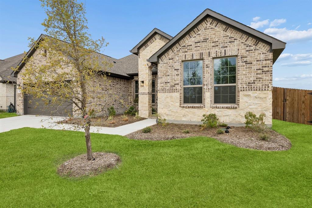 685 Red Maple Road
