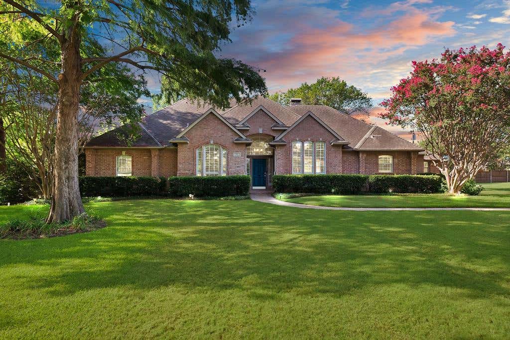 Photo of 165 E Dove Road, Southlake, TX 76092 (MLS # 21350090)