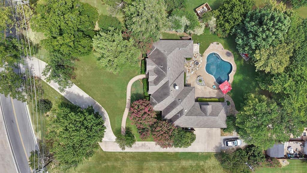 Photo of 165 E Dove Road, Southlake, TX 76092 (MLS # 21350090)