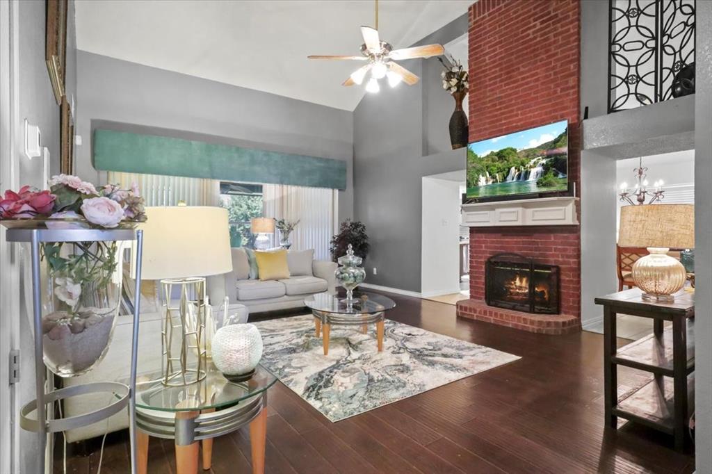 423 N Winding Oaks Drive