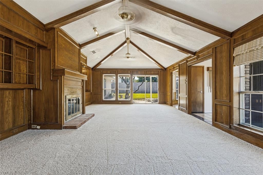 1137 Mill Springs