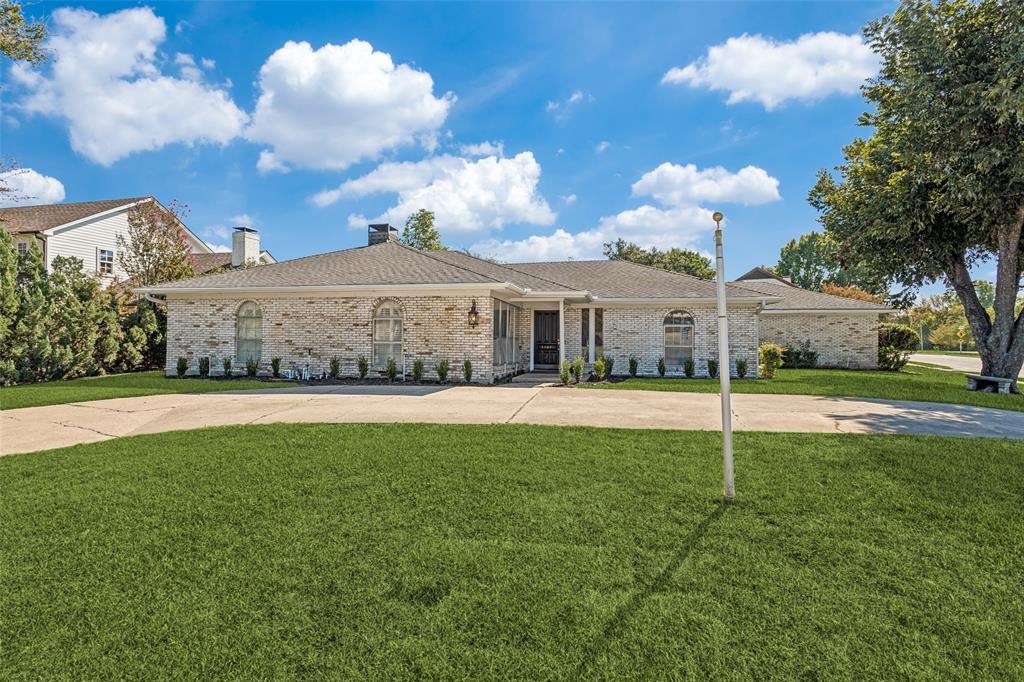 1137 Mill Springs
