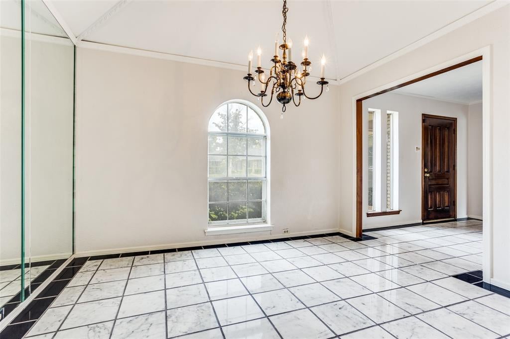 1137 Mill Springs