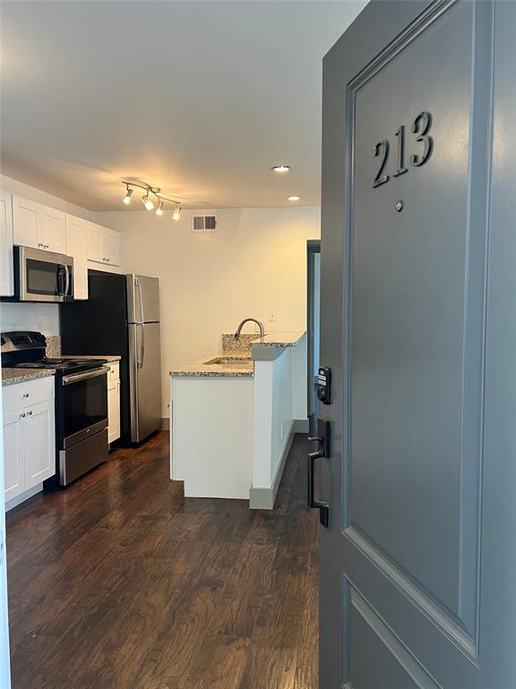 4633 Fairmount Street 213