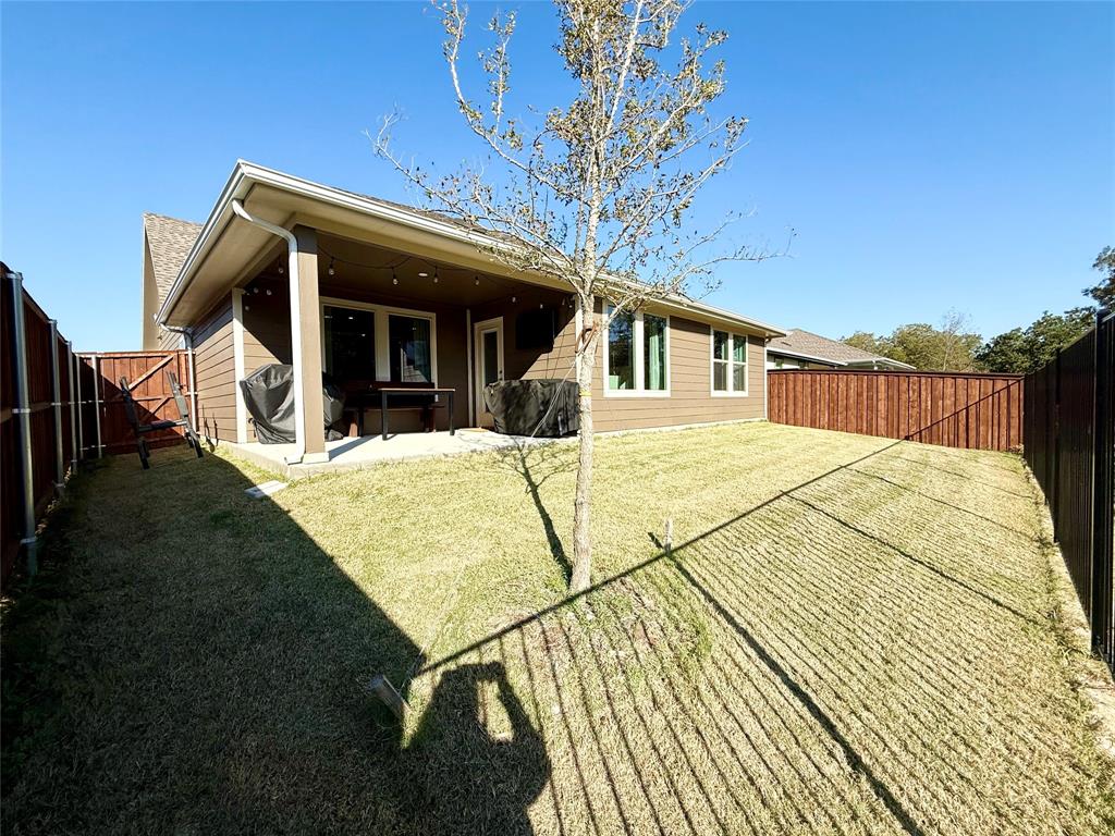 Enclave Pecan Crk Ph III - Residential Lease