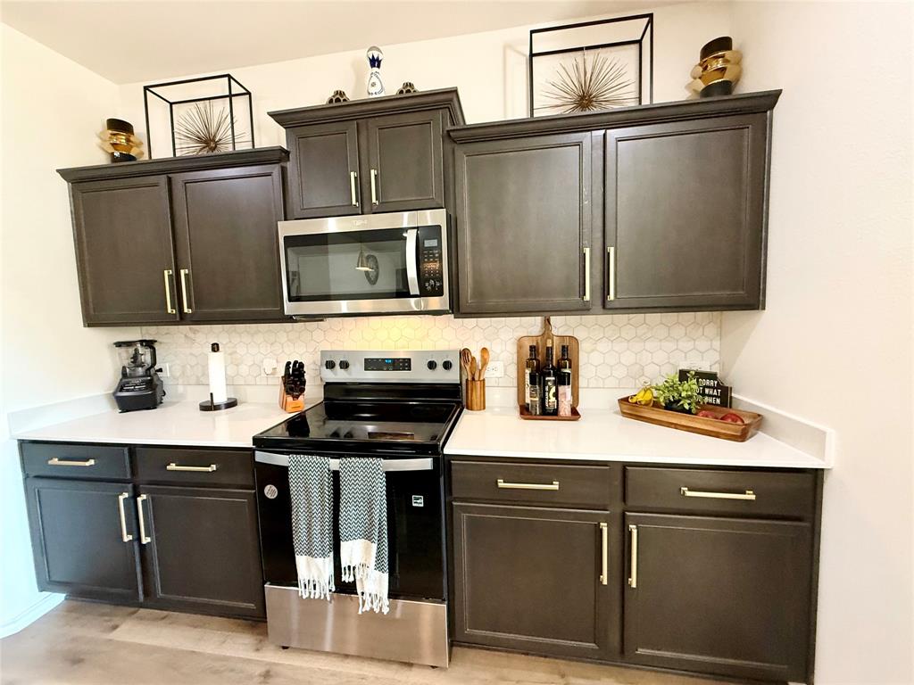 Enclave Pecan Crk Ph III - Residential Lease